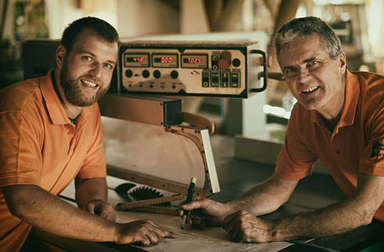 Schrnerei Strotzer aus Erharting für Mühldorf und Umgebung